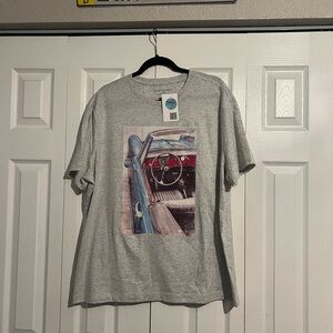 Gray T-Shirt with Vintage Car Print XL